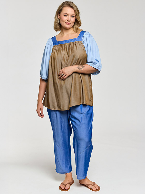 GLANA - Plus Size Bluse fra Gozzip