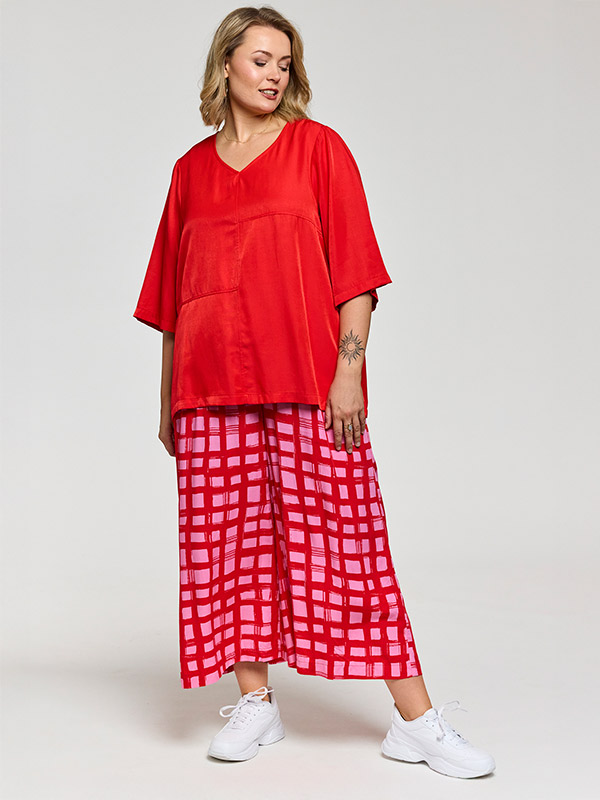 GKYRA - Plus Size Bluse fra Gozzip