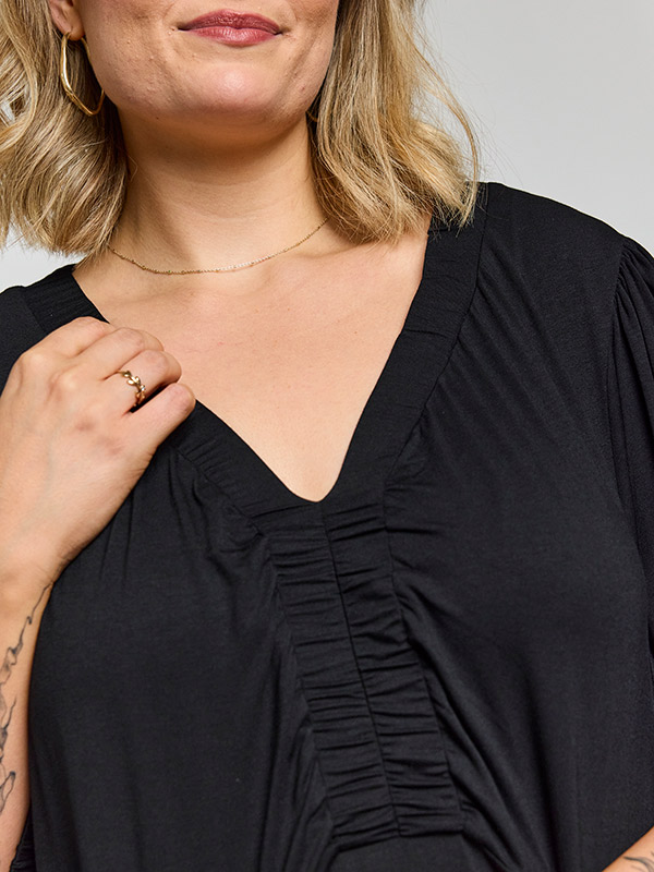 GKEIRA - Plus Size Kjole fra Gozzip