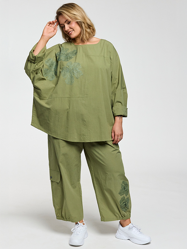 GKAIA - Plus Size Bluse fra Gozzip