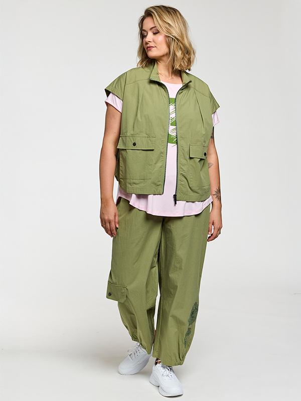 GJUNO - Plus Size Vest fra Gozzip