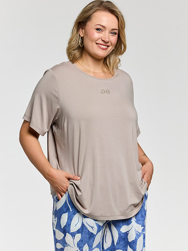 GBIRKA - Plus Size T-skjorte fra Gozzip