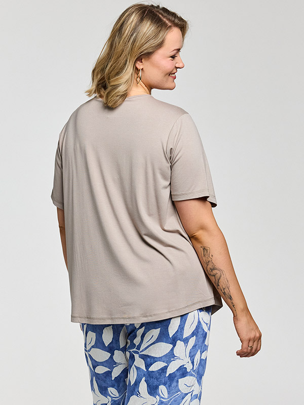 GBIRKA - Plus Size T-skjorte fra Gozzip