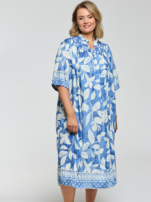 GJOY - Plus Size Kjole fra Gozzip