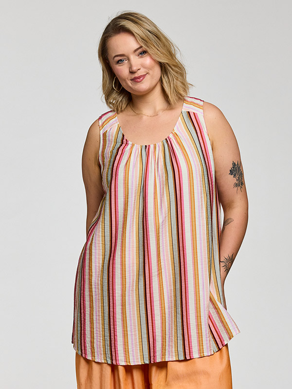 GBEATA - Plus Size Topp fra Gozzip