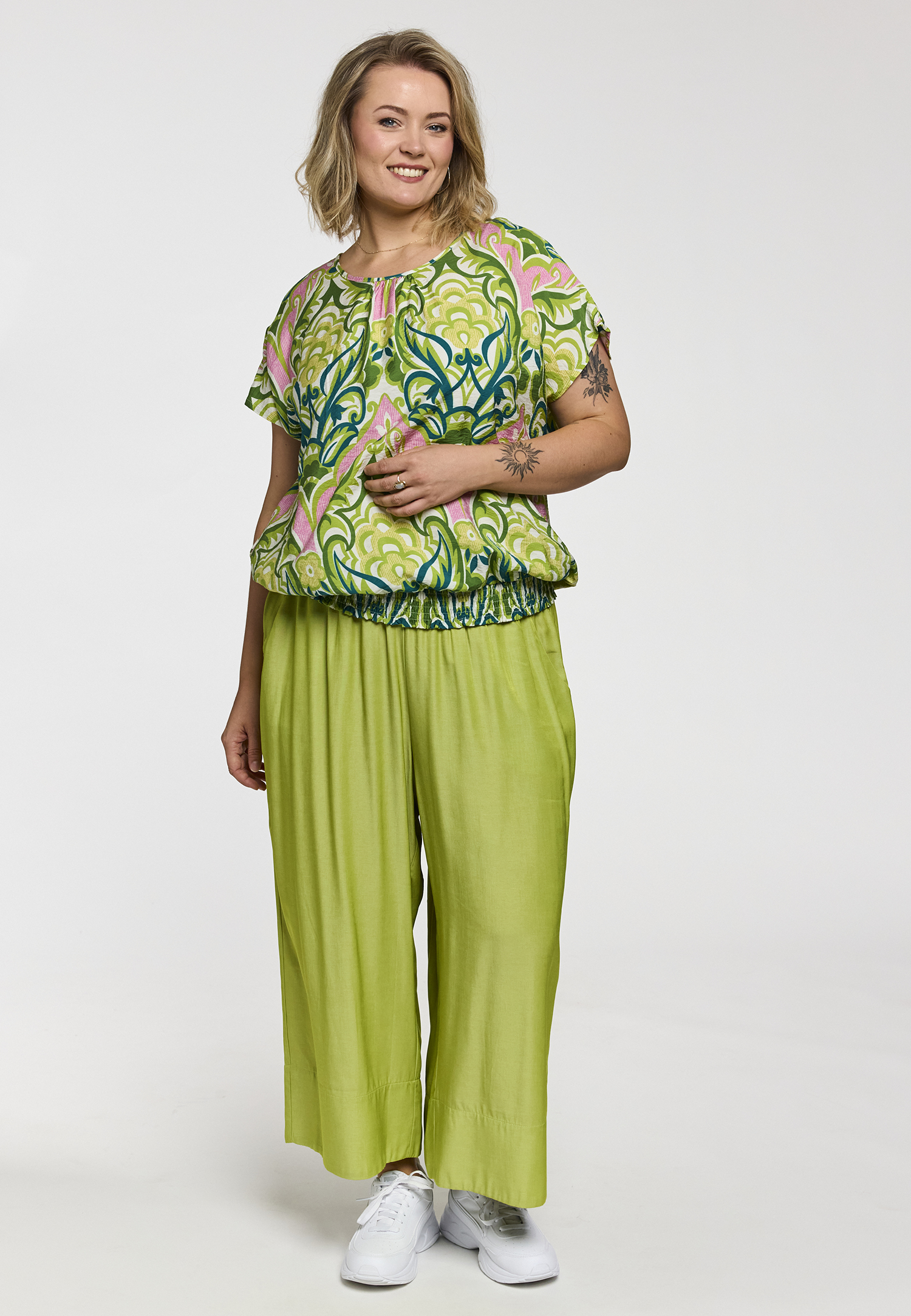 GELISE - Plus Size Bluse fra Gozzip