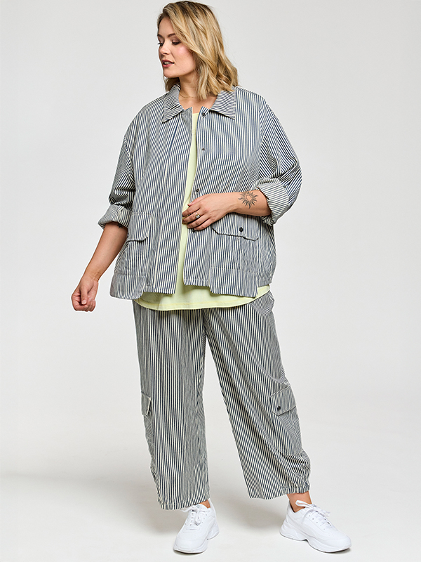 GPERNILLE - Plus Size Jakke fra Gozzip