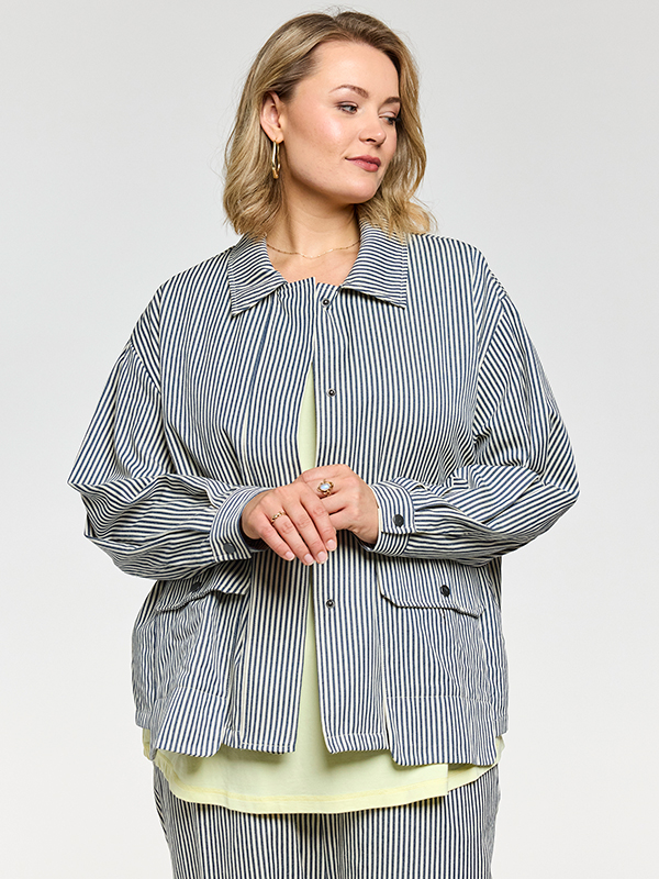 GPERNILLE - Plus Size Jakke fra Gozzip