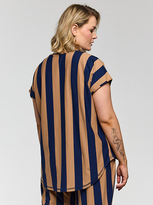 GGITTE - Plus Size T-skjorte fra Gozzip