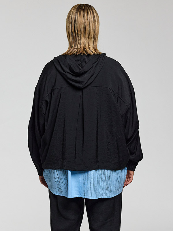 GHEIDI - Plus Size Jakke fra Gozzip Black