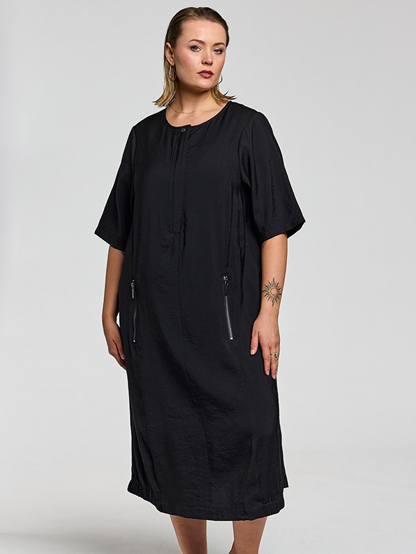 GHAZEL - Plus Size Kjole fra Gozzip Black