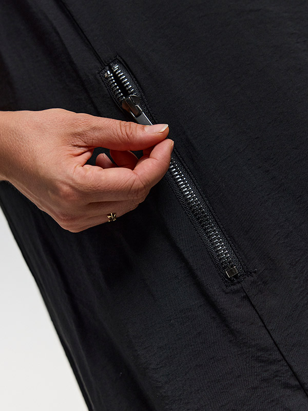 GHAZEL - Plus Size Kjole fra Gozzip Black