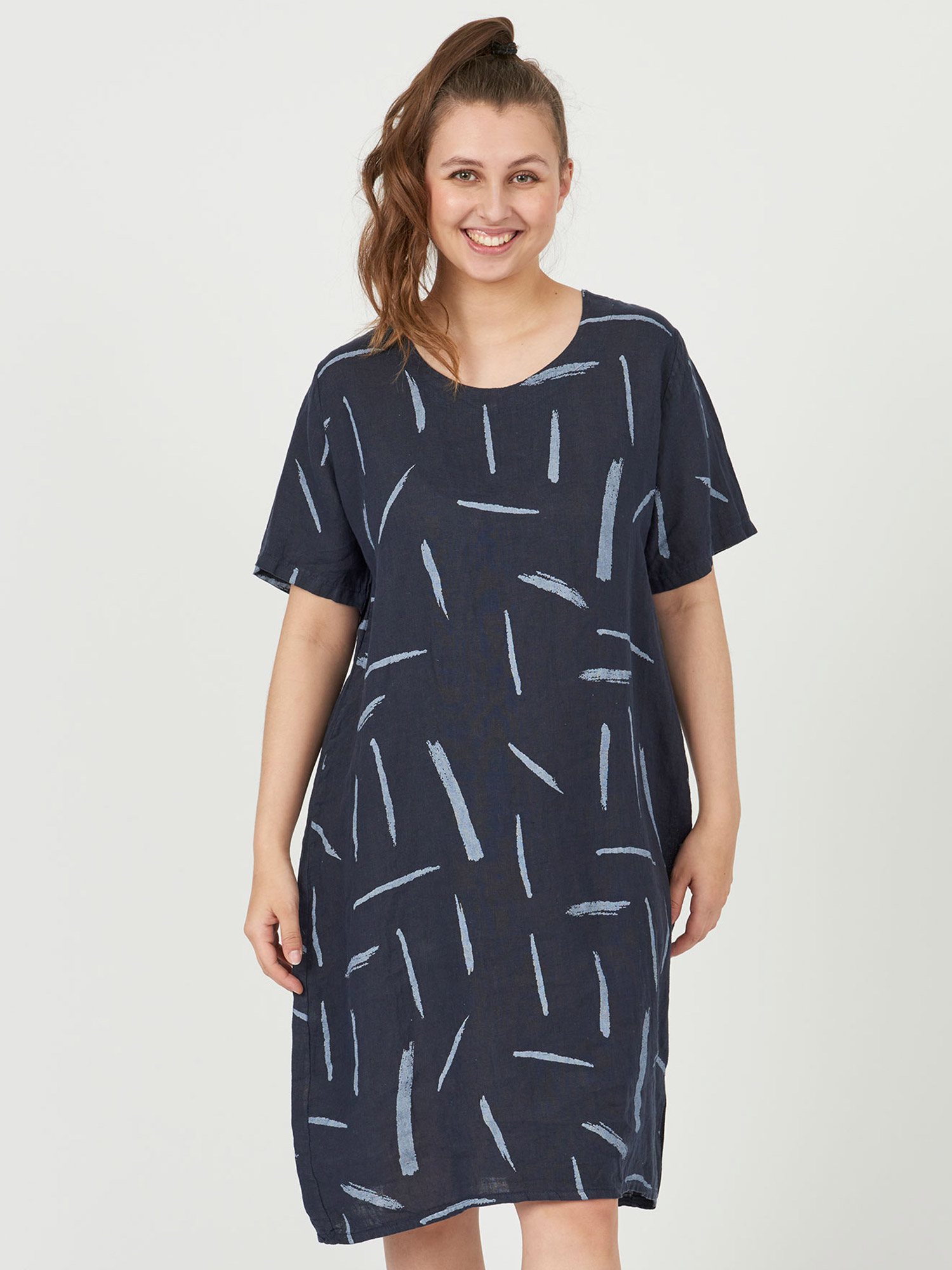 Haldis - Mørkeblå Lin kjole med mønster fra Pont Neuf