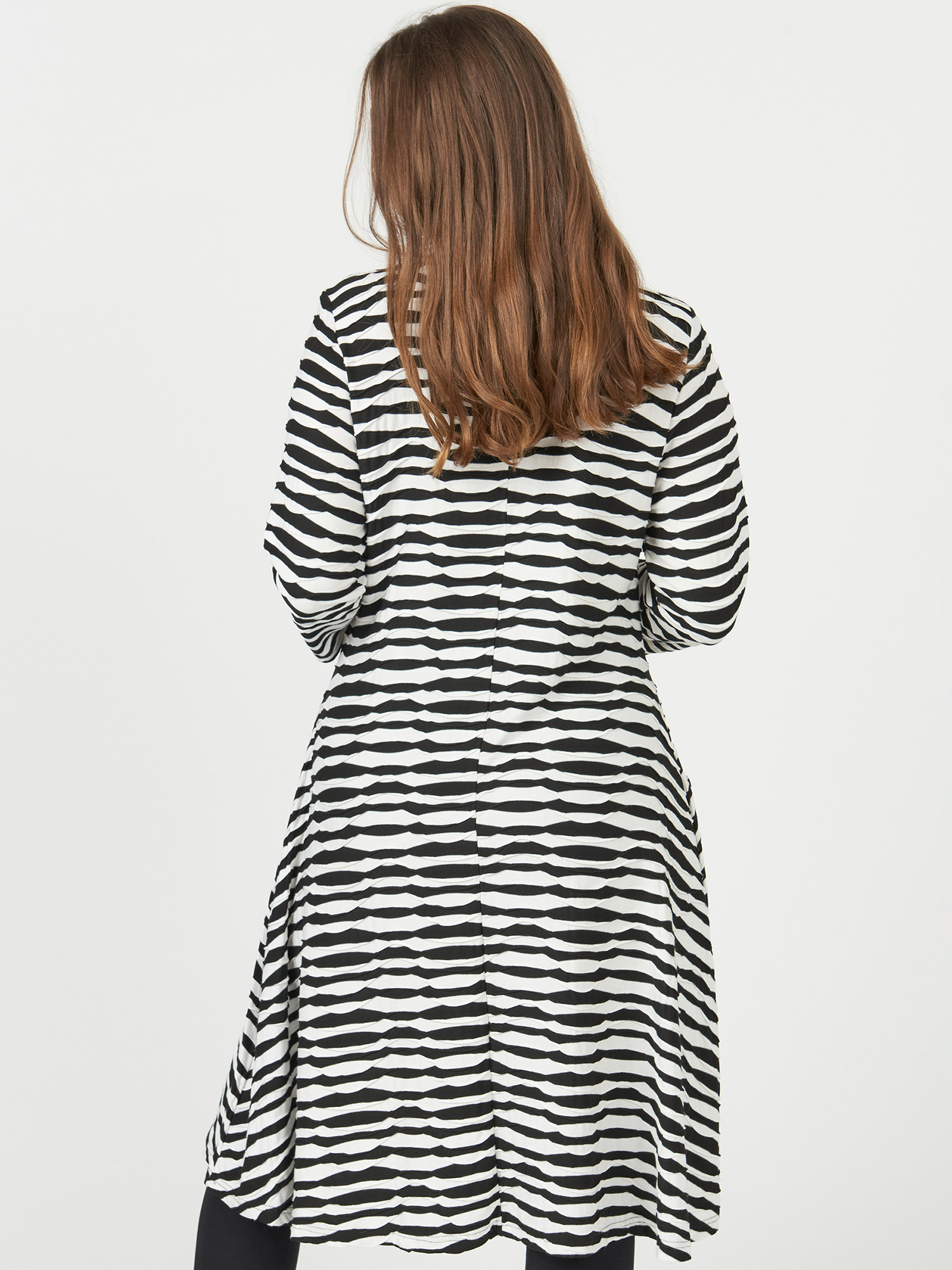 KITTY - viskose kjole hvite og svarte striper fra Pont Neuf