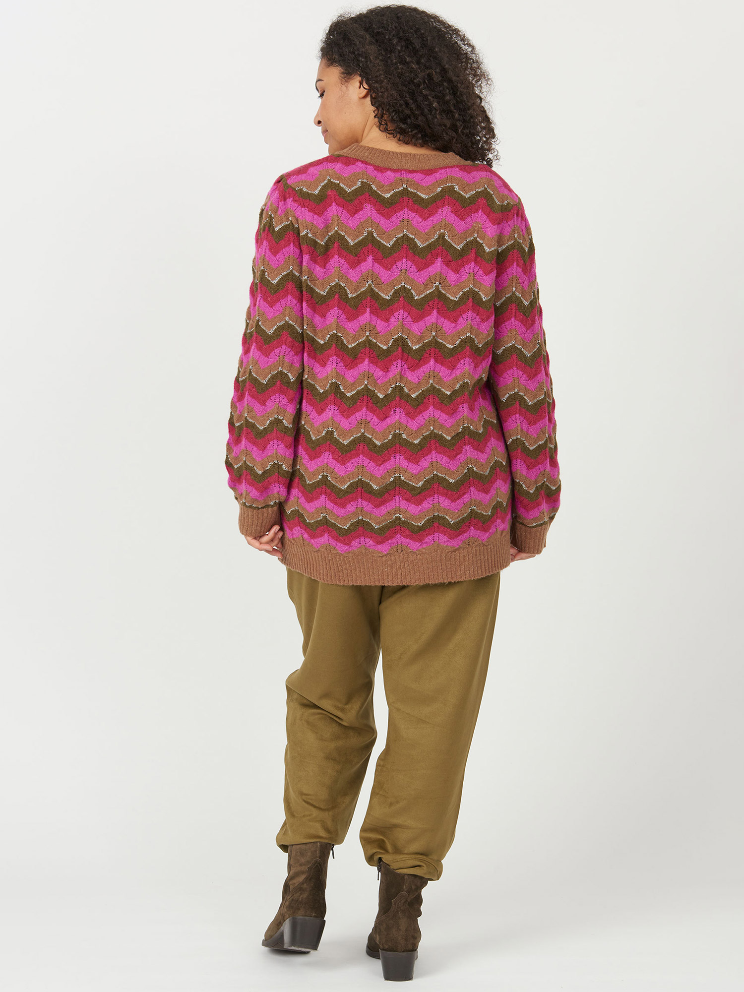strikket genser med rosa, grønne og sølv bølger fra Adia