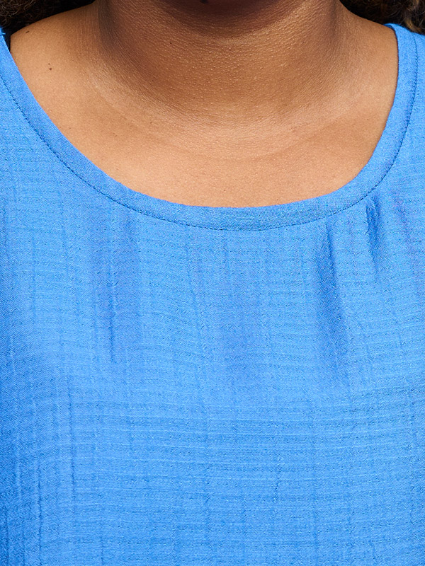 PNDena-V2289.1160-5750sapphireblue fra Pont Neuf