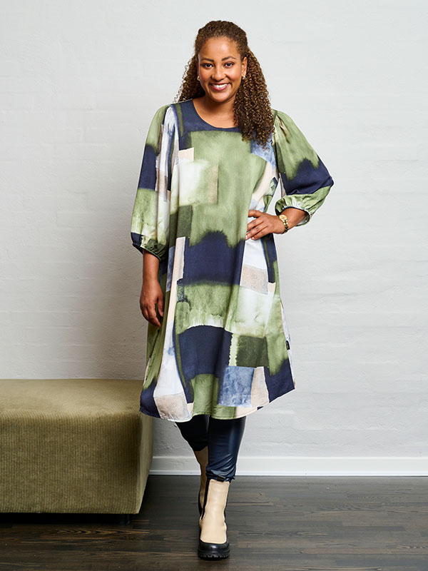 DENA - Plus Size Kjole fra Pont Neuf
