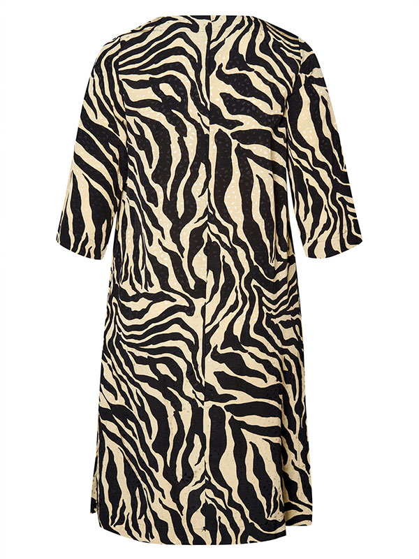 SARONA - Plus Size Kjole fra Pont Neuf