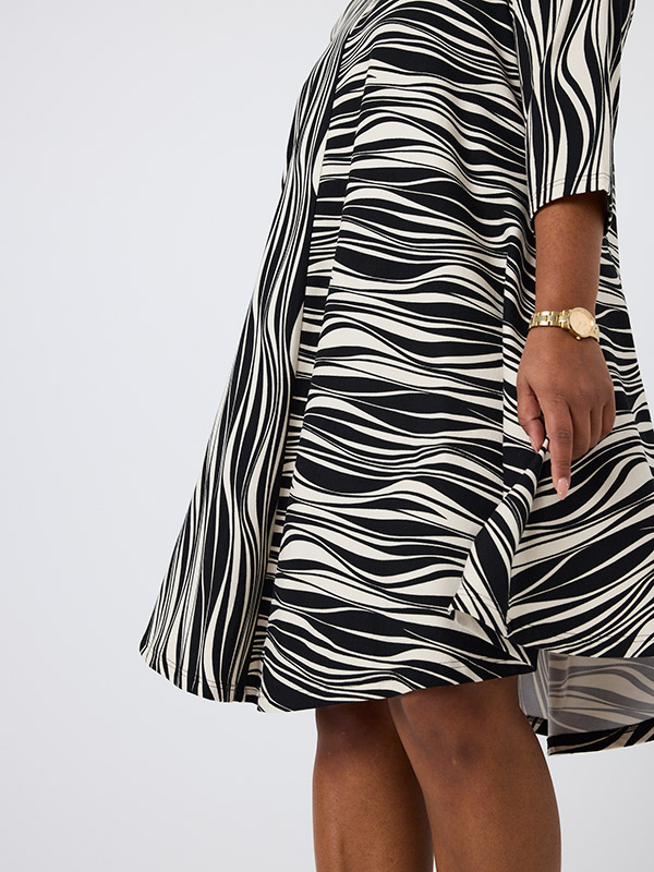 SATINA TEA - Plus Size Kjole fra Pont Neuf