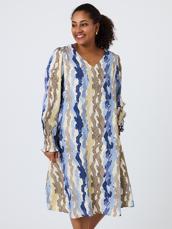 VIVA - Plus Size Kjole fra Pont Neuf