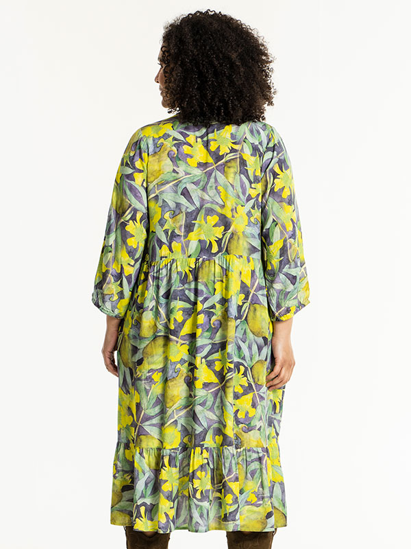 ADALINA - Plus Size Kjole fra Studio