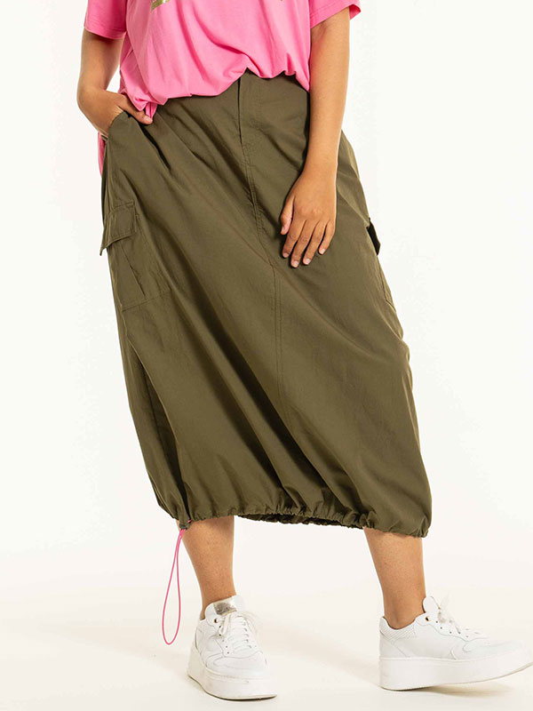 BRIANNA - Plus Size Skjørt fra Studio