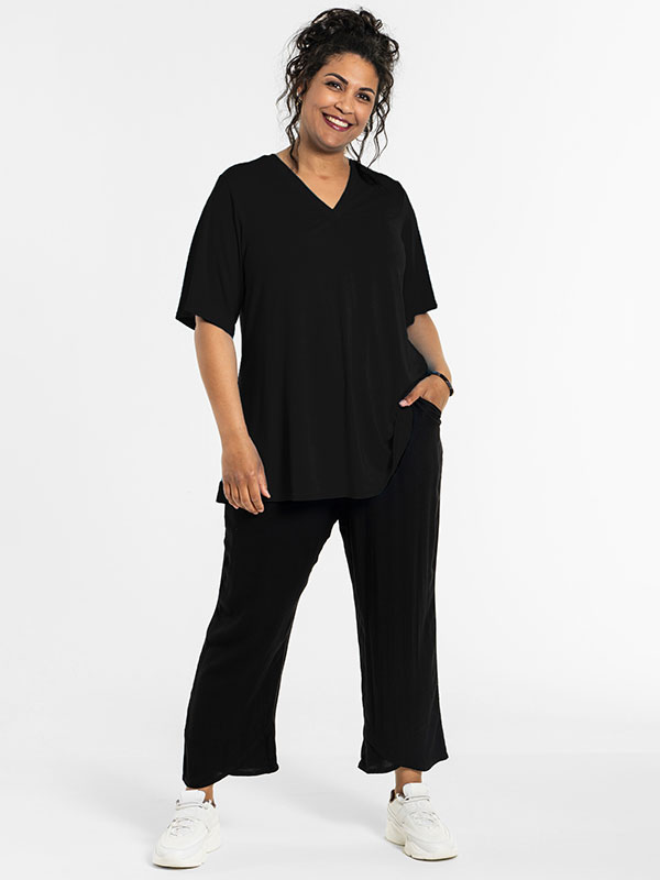 LYKKE - Plus Size Bluse fra Studio