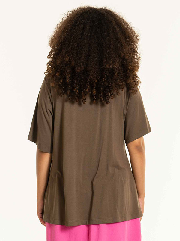 BELLA - Plus Size T-shirt fra Studio