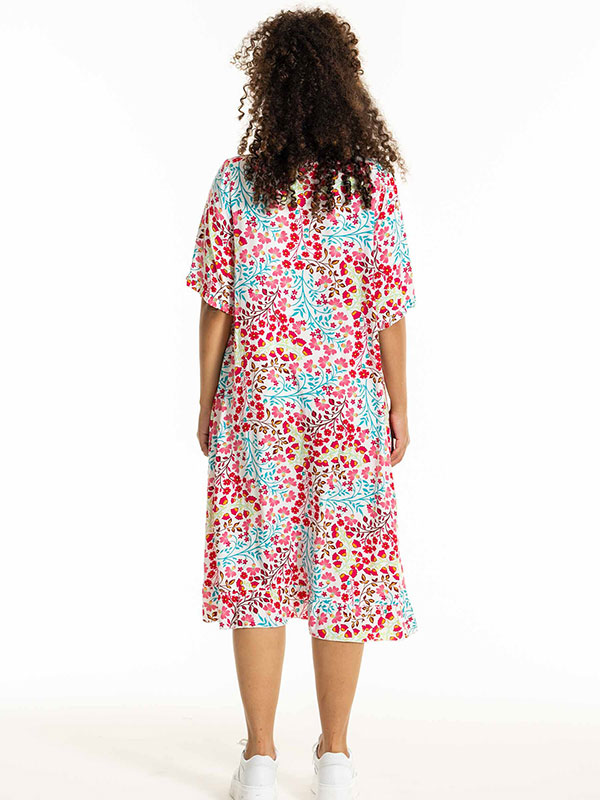 SALLY - Plus Size Kjole fra Studio
