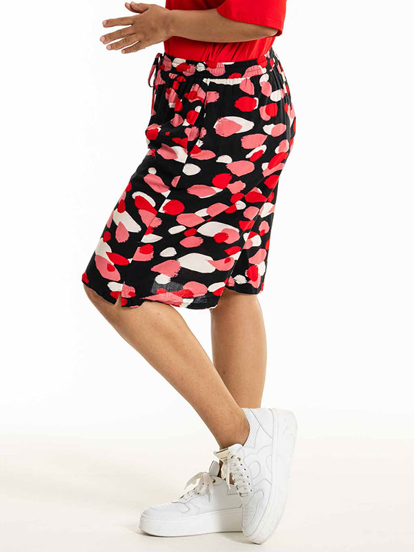 DONIA - Plus Size Shorts fra Studio