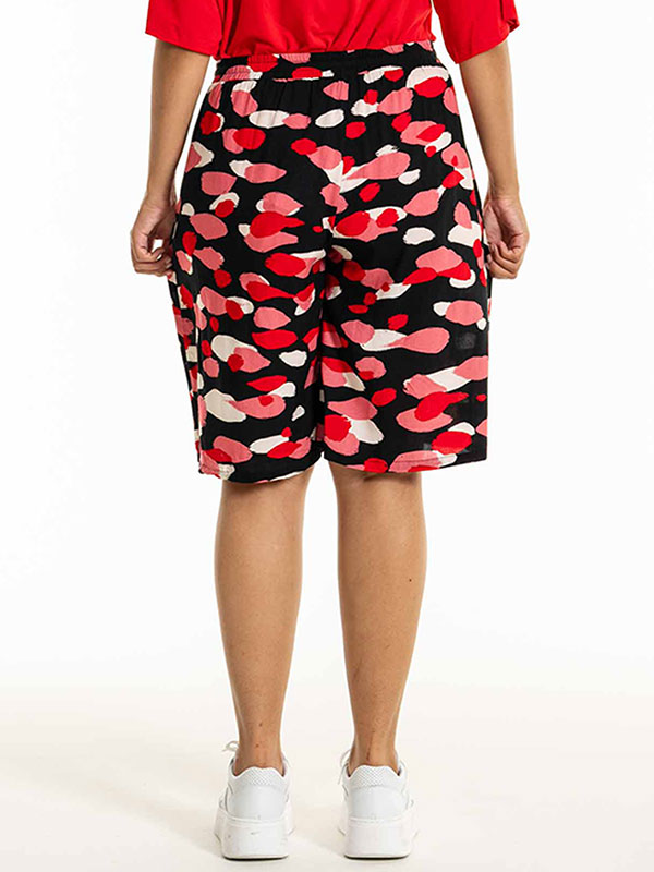 DONIA - Plus Size Shorts fra Studio