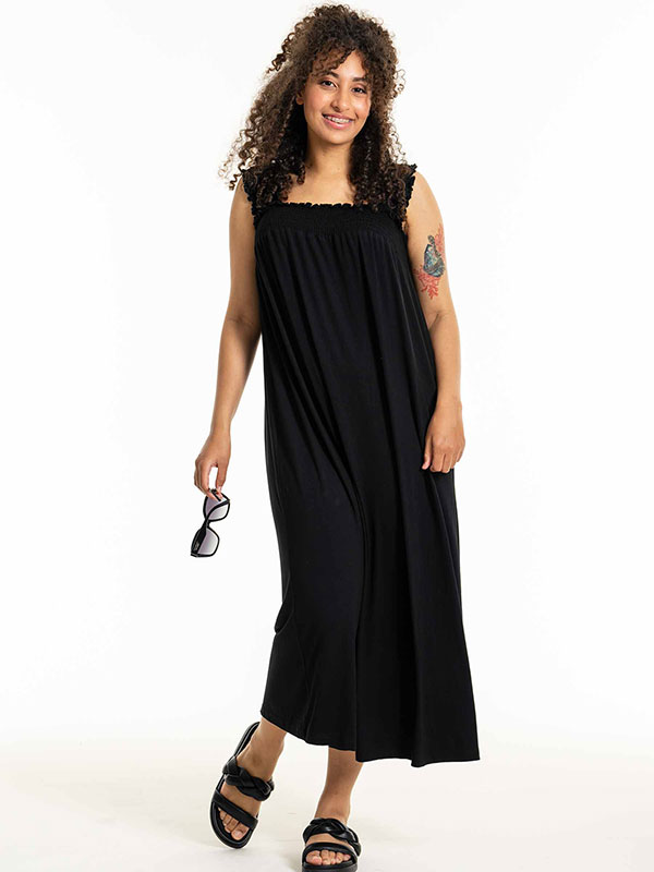 DUSSER - Plus Size Kjole fra Studio