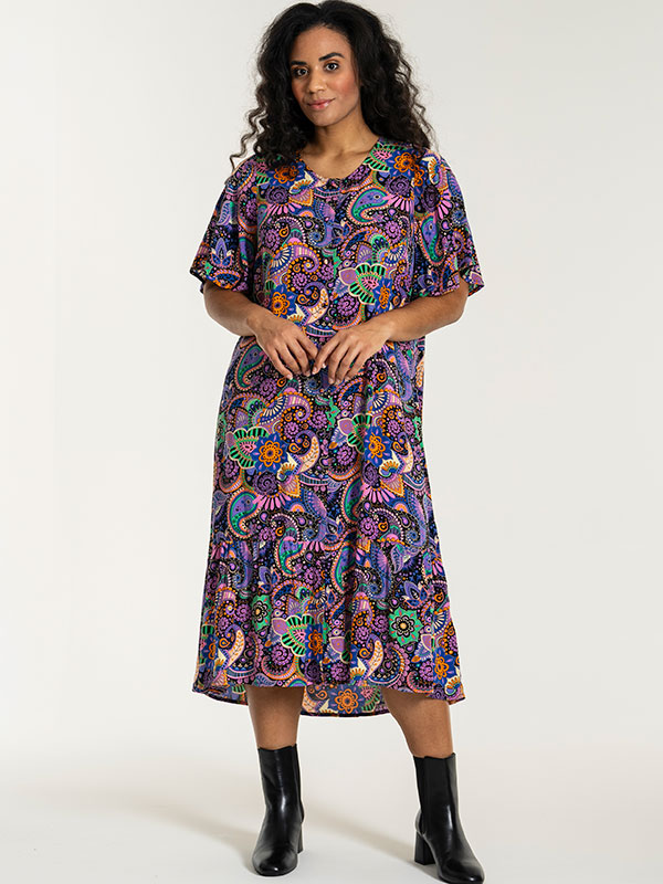 NADINE - Plus Size Kjole fra Studio