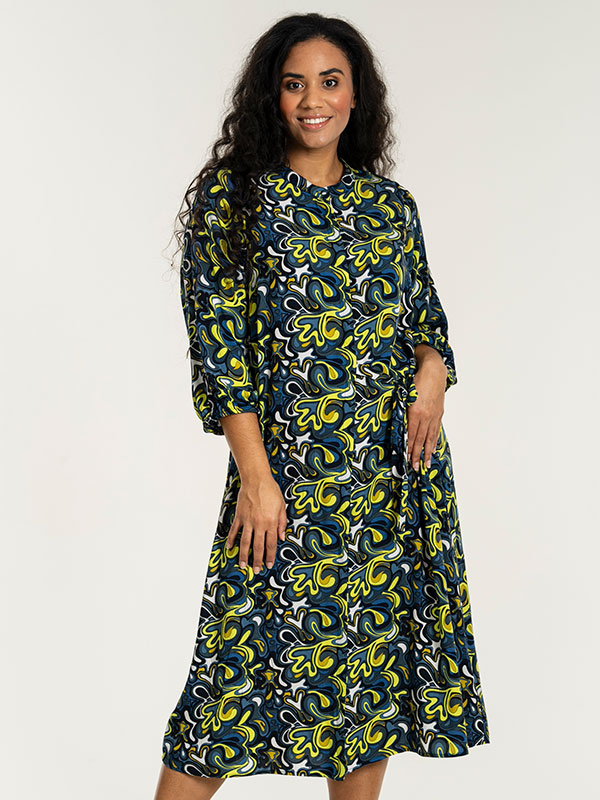 BRIANNE - Plus Size Kjole fra Studio