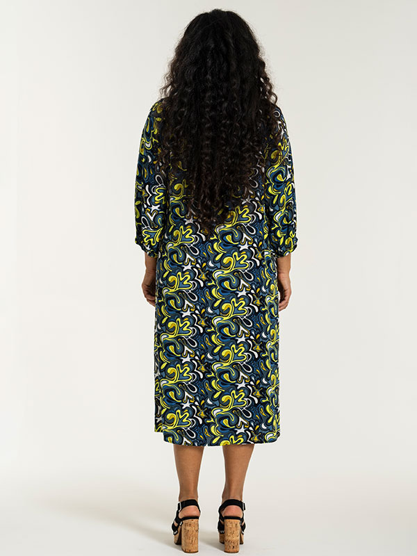 BRIANNE - Plus Size Kjole fra Studio