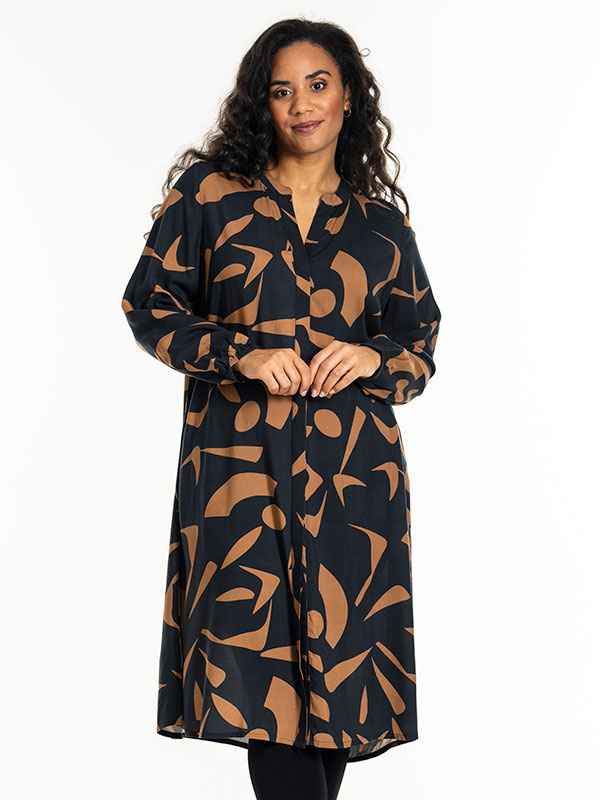 GULLAN - Plus Size Kjole fra Studio