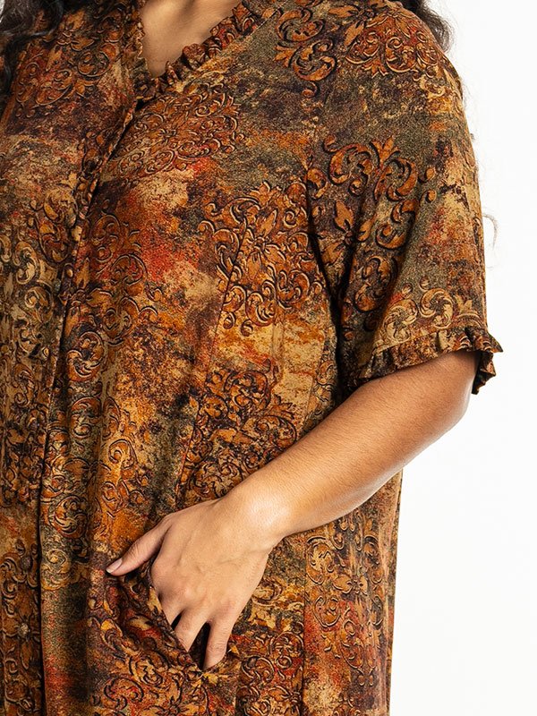 SALLY - Plus Size Kjole fra Studio