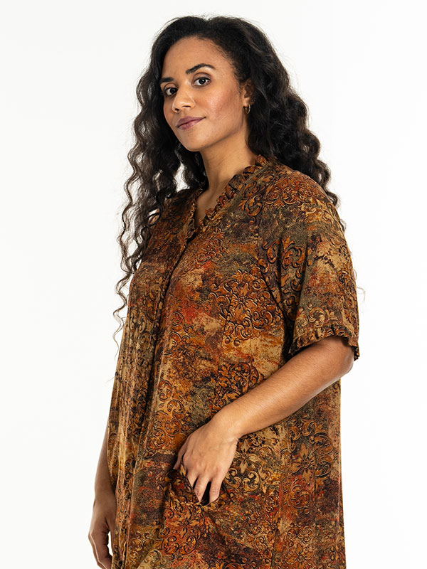 SALLY - Plus Size Kjole fra Studio