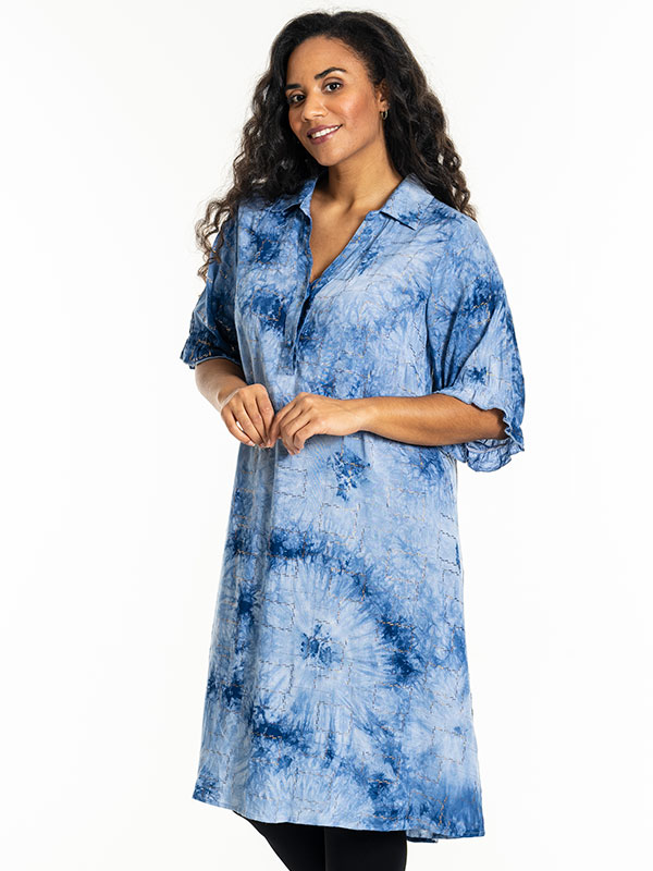 GUNDA - Plus Size Kjole fra Studio