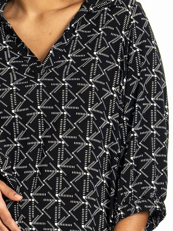 GISLA - Plus Size Kjole fra Studio