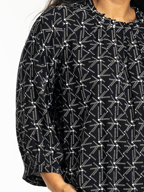 GRADA - Plus Size Bluse fra Studio