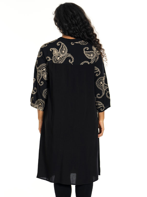 GUNDER - Plus Size Kjole fra Studio
