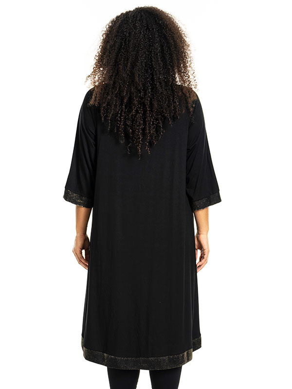 EVELYN - Plus Size Kjole fra Studio