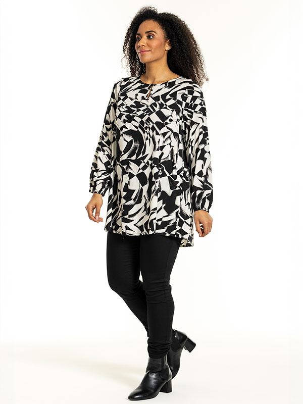 YVONNE - Plus Size Tunika fra Studio