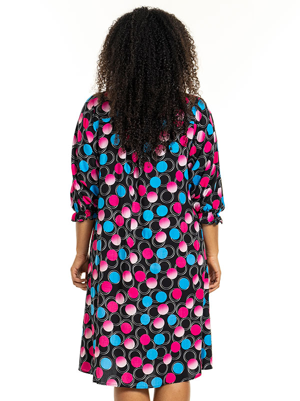 GUNDA - Plus Size Kjole fra Studio