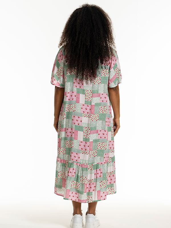 NADINE - Plus Size Kjole fra Studio
