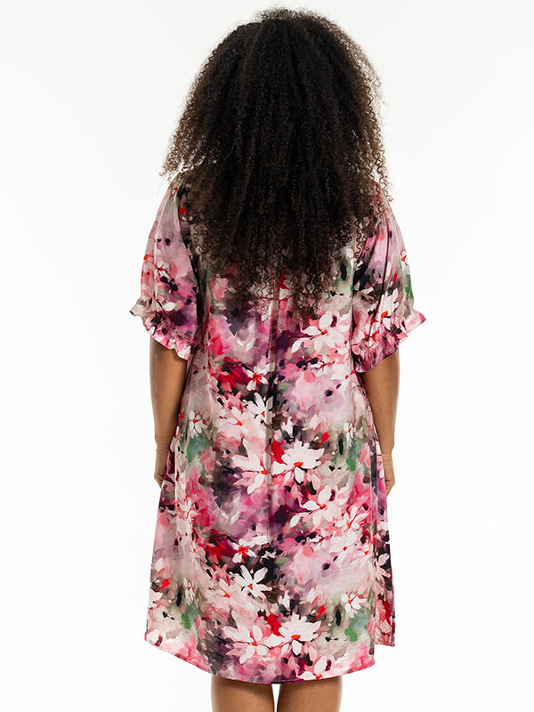 GUNDA - Plus Size Kjole fra Studio