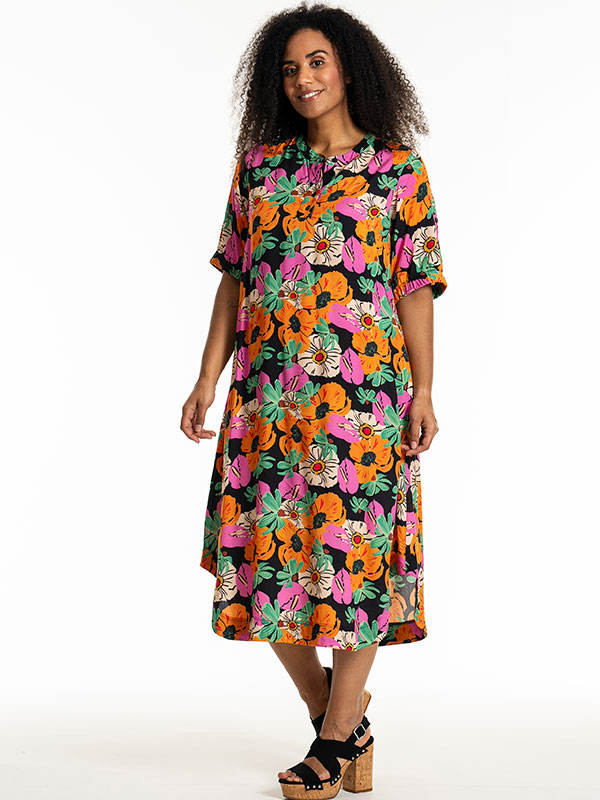 BIDIANA - Plus Size Kjole fra Studio