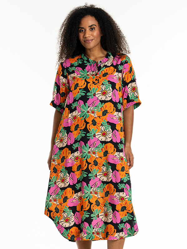 BIDIANA - Plus Size Kjole fra Studio