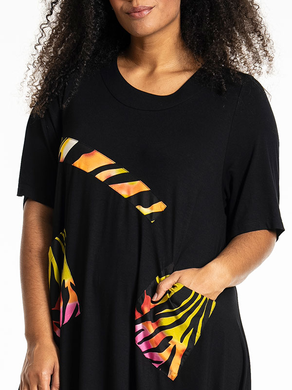 JOY - Plus Size Kjole fra Studio
